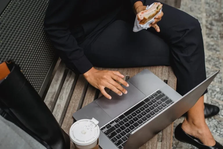 Best Food and Travel Blogs to Follow in 2026