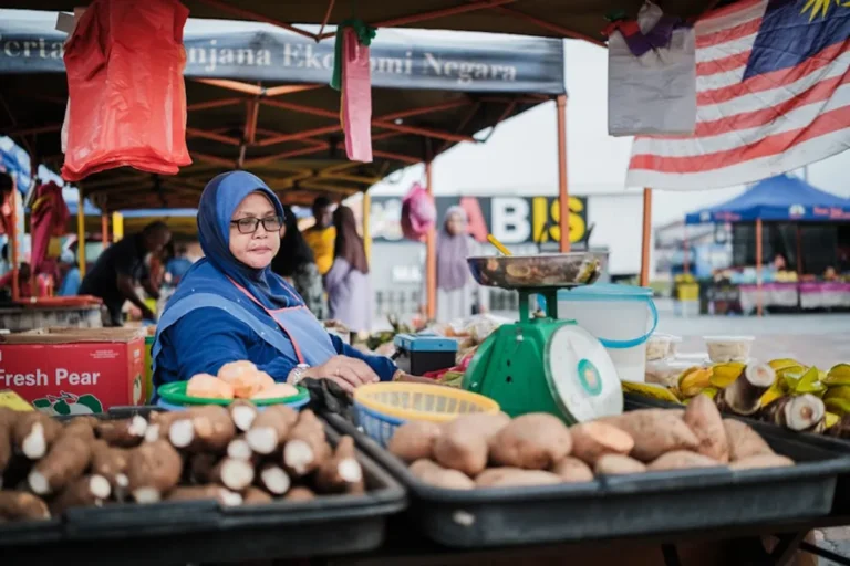 Best Local Market Experiences to Look For Abroad