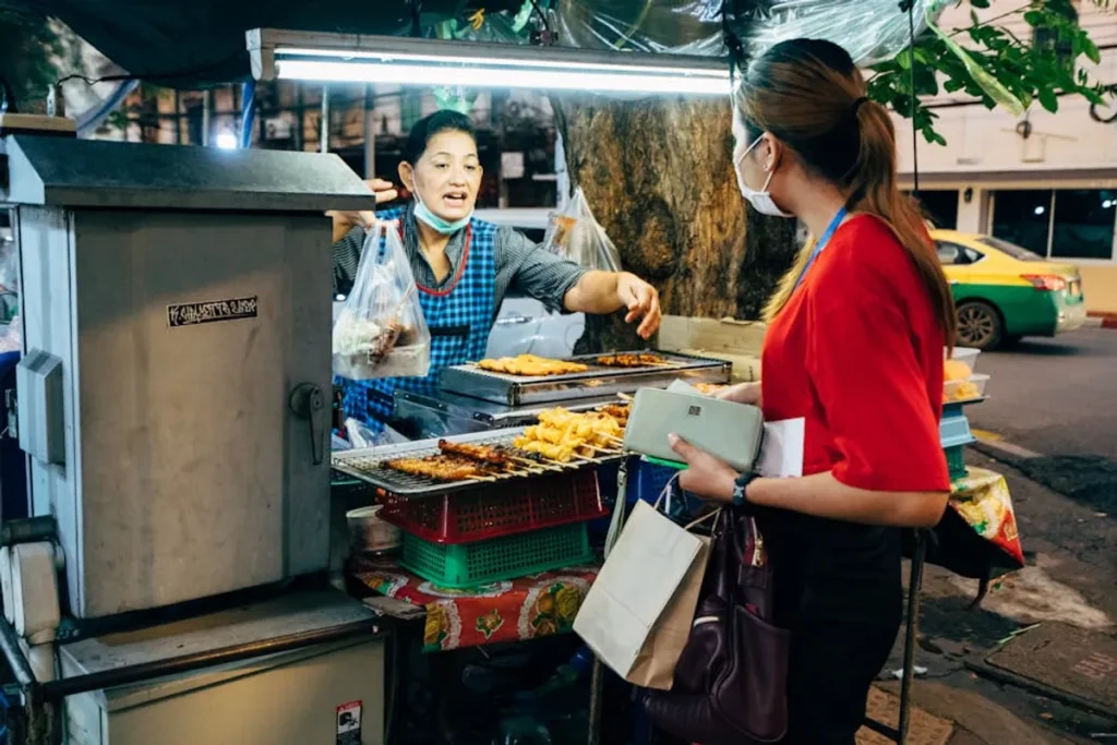 Best Street Foods to Try While Traveling