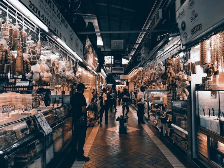 Food Market Guide for First Time Travellers