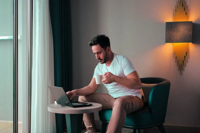 How to Compare Hotels, Cafes, and Neighborhoods